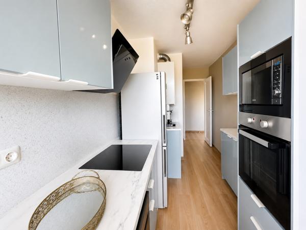 Appartement
         3 pièces
        - 60 m² Exclusivité 198 000 € *