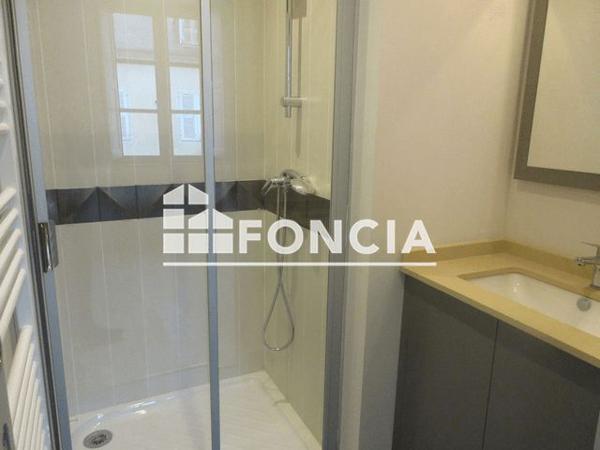 Location Appartement 2 pièces 47.8 m² - 12 PLACE GRAMONT Pau 64000