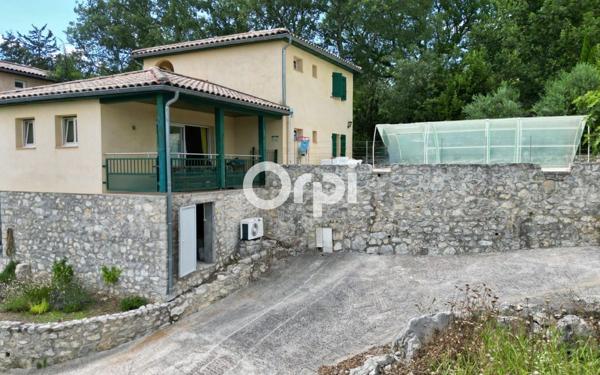 Maison à vendre    5 pièces •  Saint-Alban-Auriolles