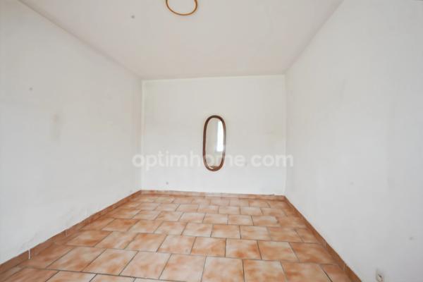 Un authentique mas provençal avec dépendance attenante, à moins de 5 minutes de la gare d'Orange