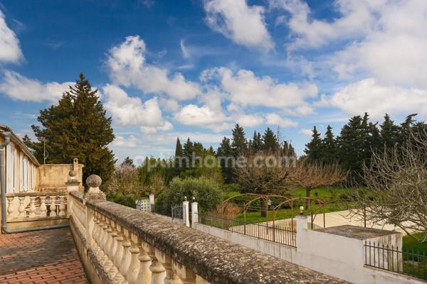 Un authentique mas provençal avec dépendance attenante, à moins de 5 minutes de la gare d'Orange