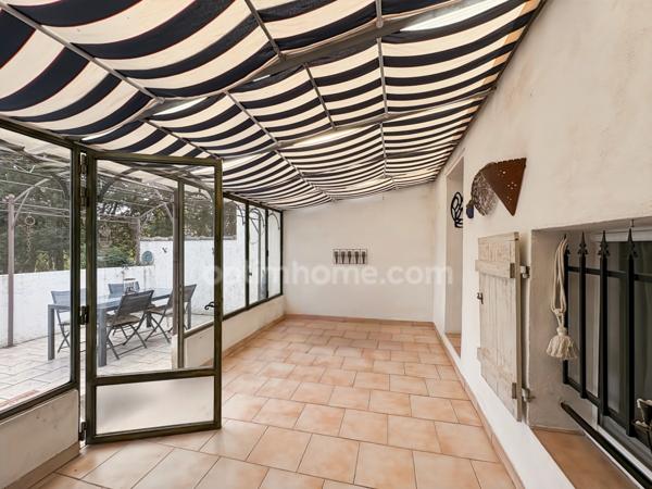 Un authentique mas provençal avec dépendance attenante, à moins de 5 minutes de la gare d'Orange