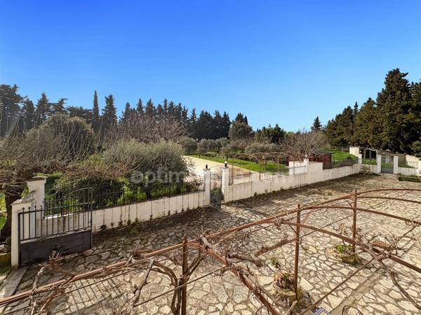 Un authentique mas provençal avec dépendance attenante, à moins de 5 minutes de la gare d'Orange