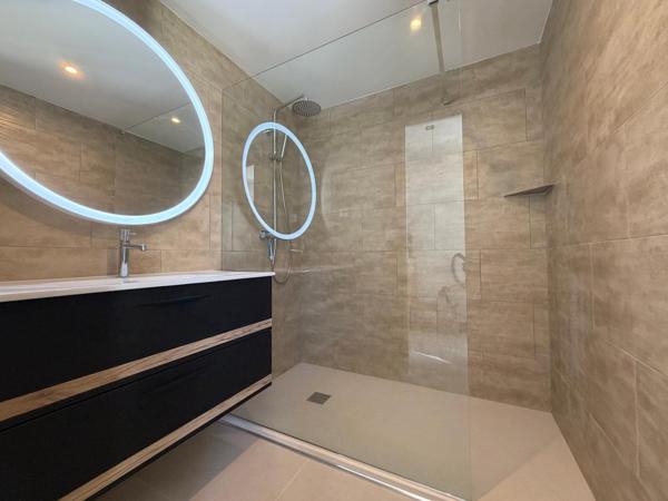 Maison rénovée - 2 espaces de vie – Garage et cave