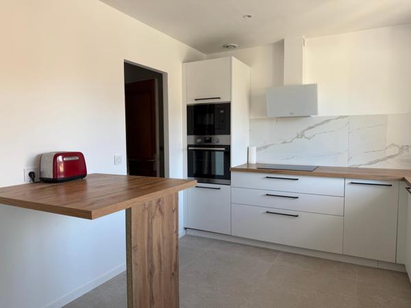 Maison rénovée - 2 espaces de vie – Garage et cave