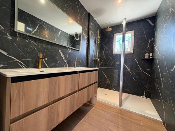 Maison rénovée - 2 espaces de vie – Garage et cave