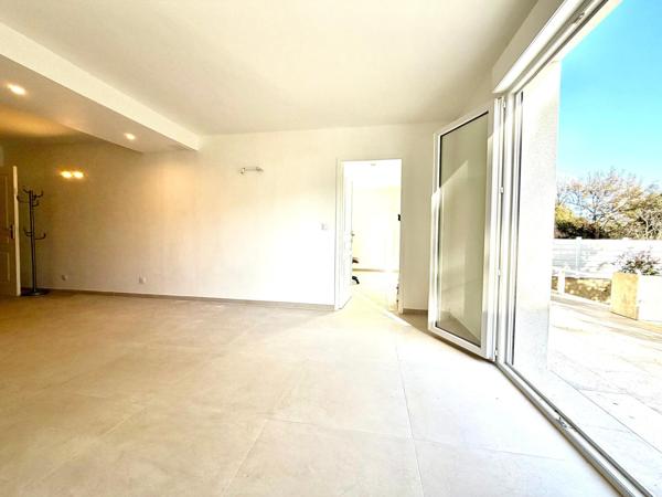 Maison rénovée - 2 espaces de vie – Garage et cave