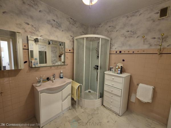 Proche Château et gare de Blois, appartement 80 m² avec balcon et place de parking