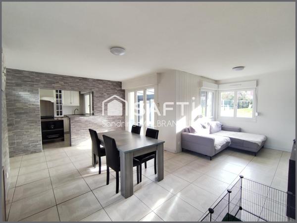 Maison semi-individuelle de semi-plain pied avec sous sol ,3 chambres et jardin