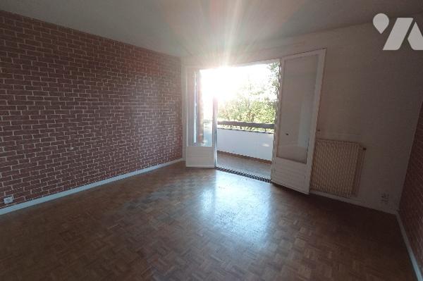 Appartement 3 pièces traversant - parking collectif - 66m²