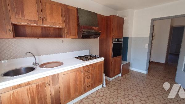 Appartement 3 pièces traversant - parking collectif - 66m²
