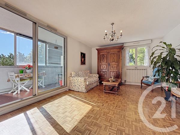 Appartement T3 à vendre  3 pièces - 62,30 m2 MARSEILLE - 13008