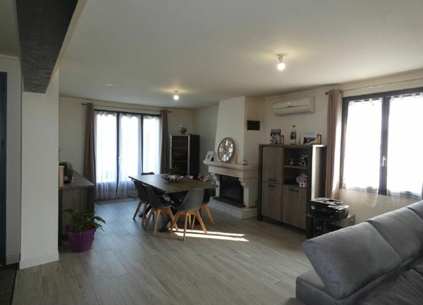 Maison à vendre    5 pièces •  Fressines