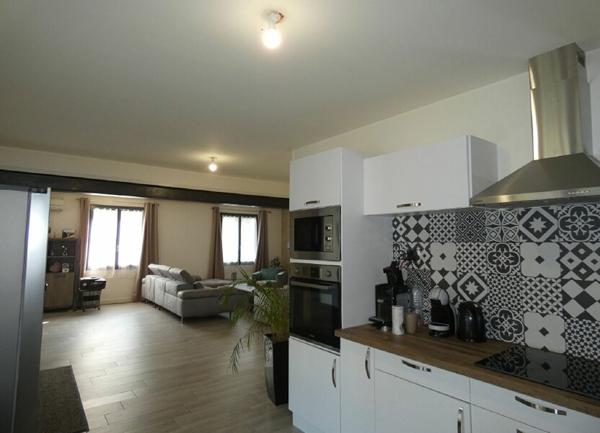 Maison à vendre    5 pièces •  Fressines