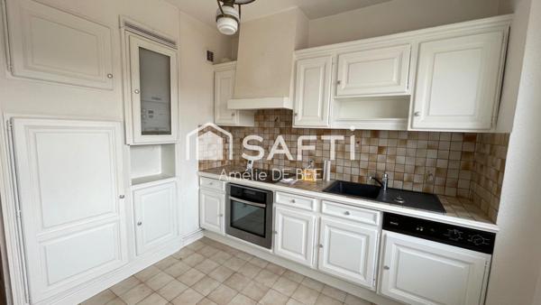 Appartement Spacieux traversant 3 chambres, emplacement exceptionnel à quelques pas du mail, des parcs et de l'océan