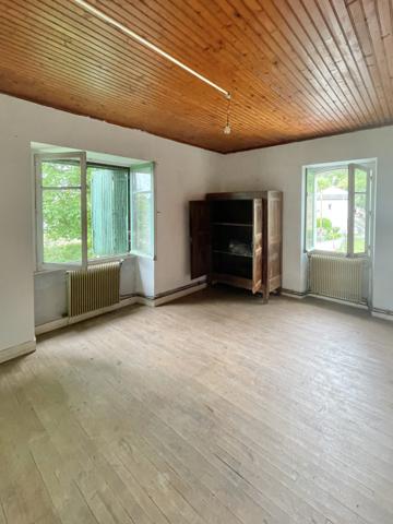Maison en pierre à rénover
