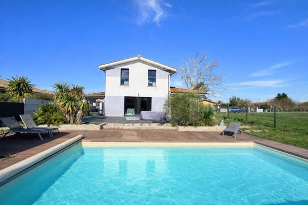 Maison Salles bourg 8 pièces 174 m2 garage piscine