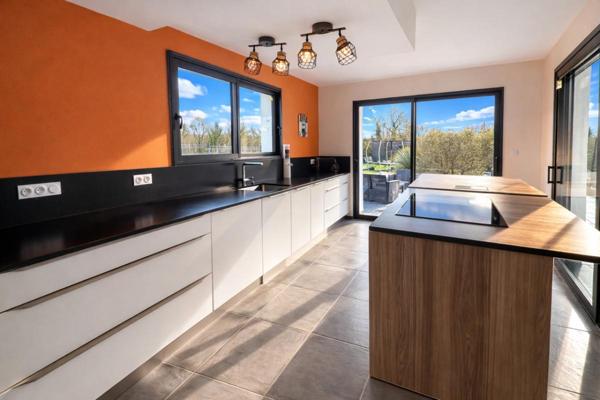 Maison Salles bourg 8 pièces 174 m2 garage piscine