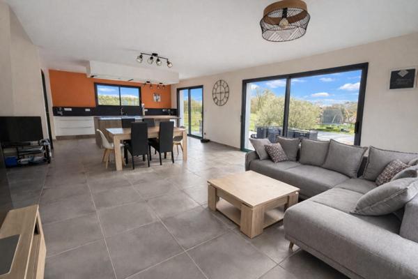 Maison Salles bourg 8 pièces 174 m2 garage piscine