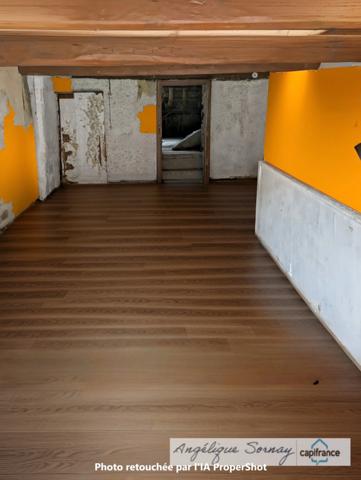 🏡 EXCLUSIVITÉ – Maison mitoyenne à fort potentiel de 229 m² sur 3 niveaux avec garage – Sellières