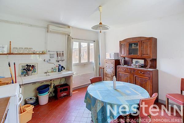 A vendre à LORGUES dans un immeuble familiale 4 lots d' appartements de 141 m²