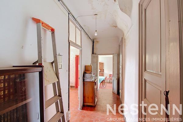 A vendre à LORGUES dans un immeuble familiale 4 lots d' appartements de 141 m²