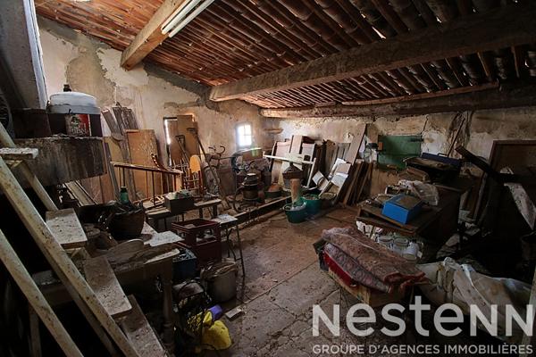 A vendre à LORGUES dans un immeuble familiale 4 lots d' appartements de 141 m²