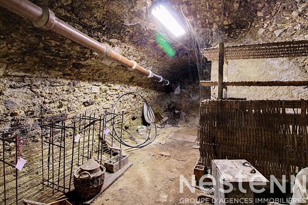 A vendre à LORGUES dans un immeuble familiale 4 lots d' appartements de 141 m²