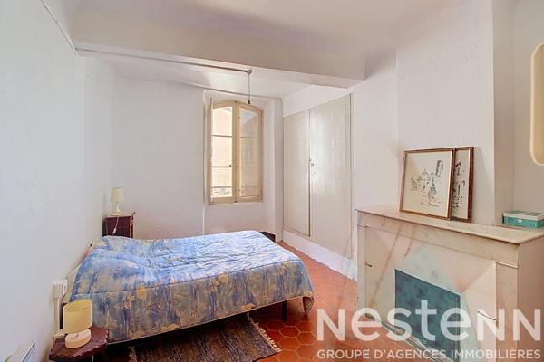 A vendre à LORGUES dans un immeuble familiale 4 lots d' appartements de 141 m²