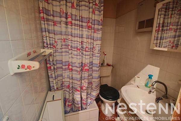 A vendre à LORGUES dans un immeuble familiale 4 lots d' appartements de 141 m²