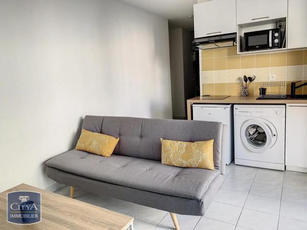 Appartement à louer 1 pièce 25m² Fréjus (83600)