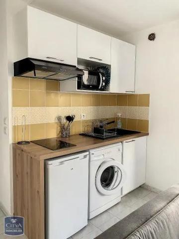 Appartement à louer 1 pièce 25m² Fréjus (83600)