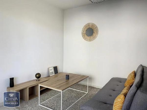 Appartement à louer 1 pièce 25m² Fréjus (83600)