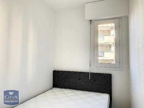 Appartement à louer 1 pièce 25m² Fréjus (83600)