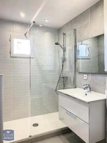 Appartement à louer 1 pièce 25m² Fréjus (83600)