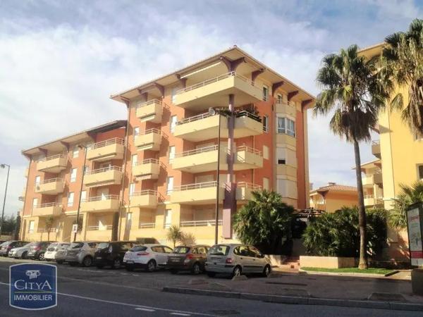 Appartement à louer 1 pièce 25m² Fréjus (83600)