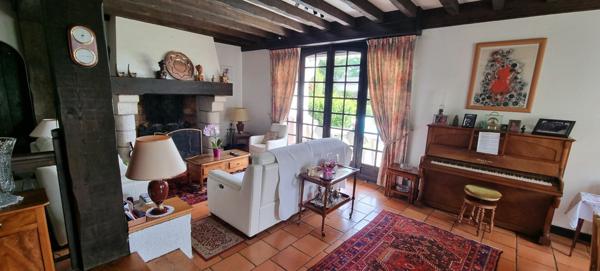 Maison à vendre    8 pièces • 261 m2 Bizanos