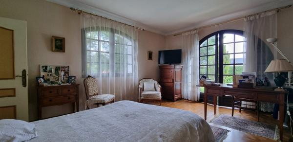 Maison à vendre    8 pièces • 261 m2 Bizanos