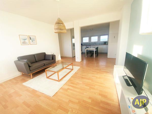 Appartement à louer Libourne : 4 pièces, 72m² avec 3 chambre(s) à 745€ - AJP Immobilier Saint Andre de Cubzac