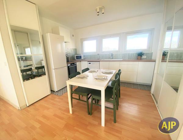 Appartement à louer Libourne : 4 pièces, 72m² avec 3 chambre(s) à 745€ - AJP Immobilier Saint Andre de Cubzac