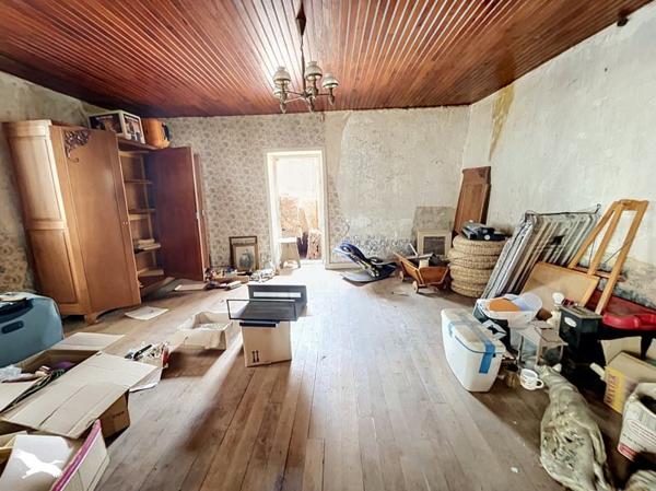 Maison à vendre 60 000 € Ussac 4 p 90 m² DPE
