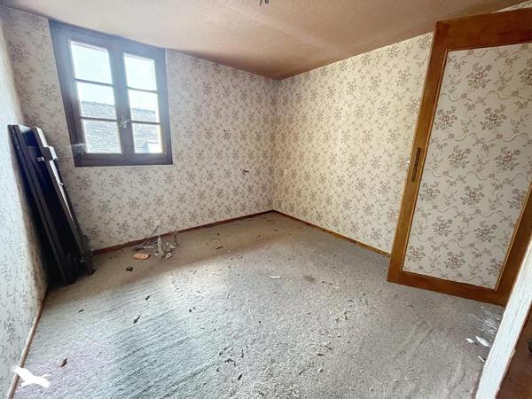 Maison à vendre 60 000 € Ussac 4 p 90 m² DPE