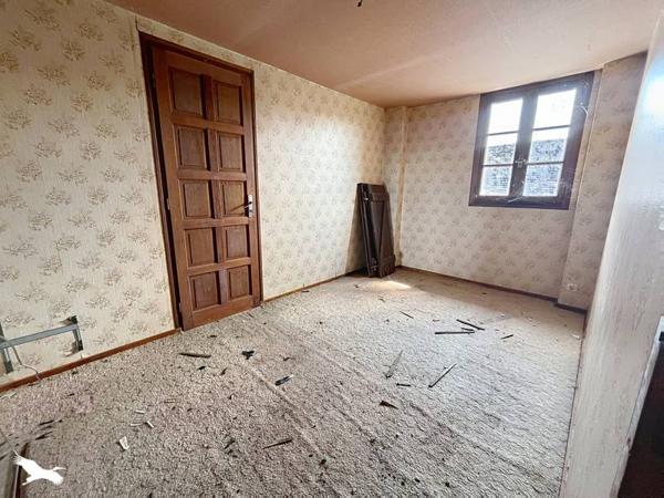 Maison à vendre 60 000 € Ussac 4 p 90 m² DPE