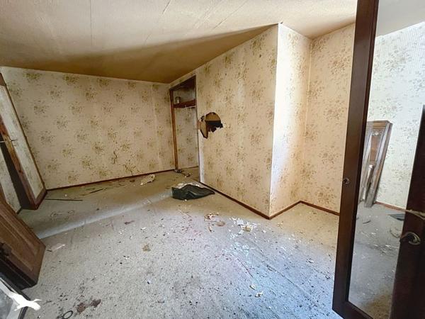 Maison à vendre 60 000 € Ussac 4 p 90 m² DPE