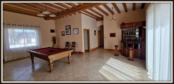 Maison à vendre 8 pièces FEILLENS (01) 295 m² charme, pierre, piscine, garages plain-pied, atypique