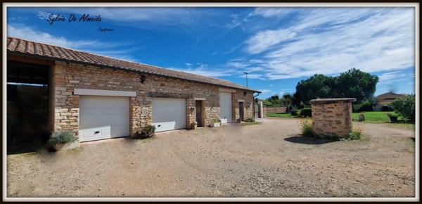 Maison à vendre 8 pièces FEILLENS (01) 295 m² charme, pierre, piscine, garages plain-pied, atypique