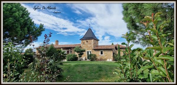 Maison à vendre 8 pièces FEILLENS (01) 295 m² charme, pierre, piscine, garages plain-pied, atypique