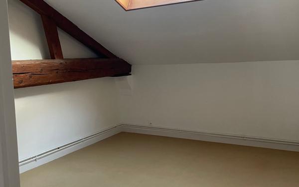 Appartement à louer    4 pièces • 107,82 m2 Tonnay-Charente