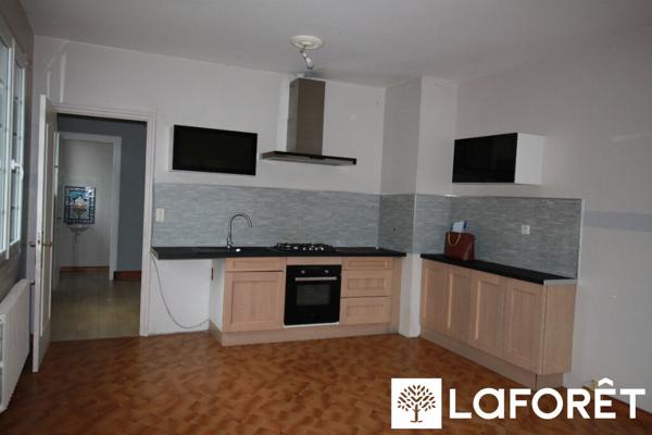 Location maison Thiviers - 4 pièce(s) - 160 m² - 990 €/mois