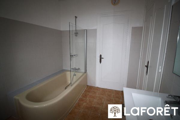 Location maison Thiviers - 4 pièce(s) - 160 m² - 990 €/mois